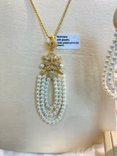 Load image into Gallery viewer, Hanging Pearl Pendant & Earrings Set (Chain Not Included) | طقم تعليقة وأقراط بلؤلؤ متدلٍ (السلسلة غير مشمولة)