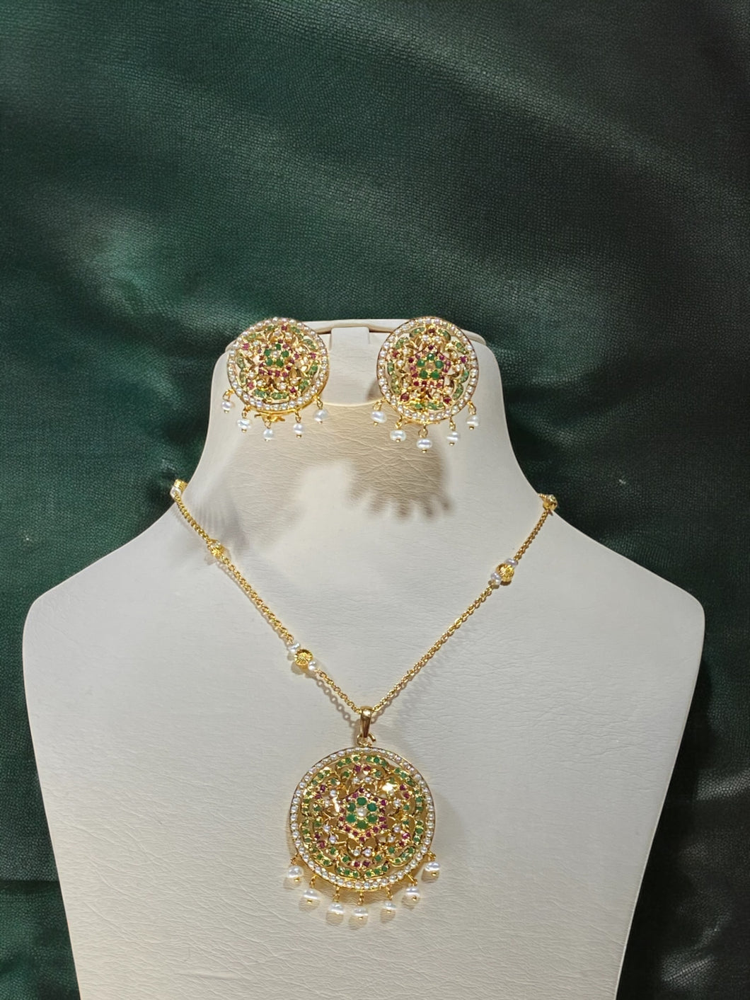 Green red stones necklace and earring set.