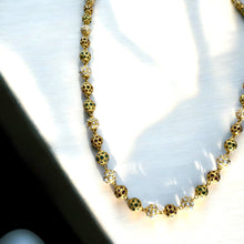 Load image into Gallery viewer, Necklace and earring.
