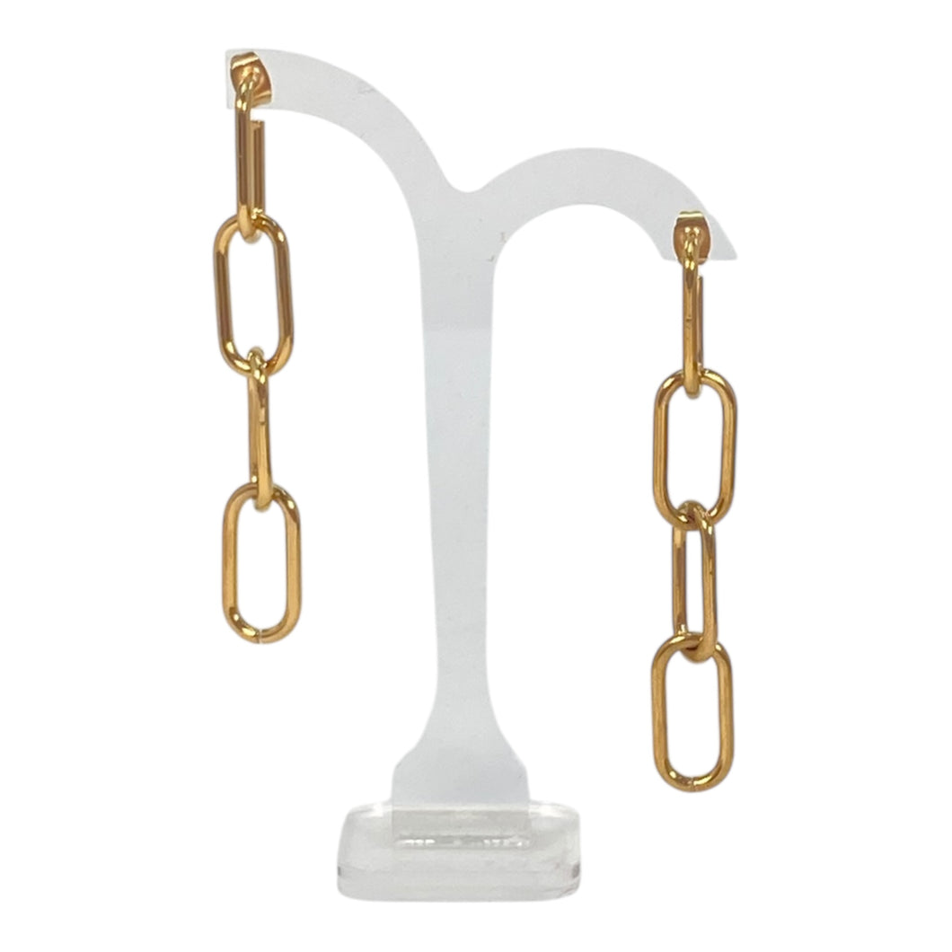 Golden link earrings.