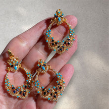 Load image into Gallery viewer, قلادة وقرط من الياقوت الفيروزي.Turquoise sapphire earring and pendant.
