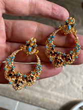 Load image into Gallery viewer, قلادة وقرط من الياقوت الفيروزي.Turquoise sapphire earring and pendant.
