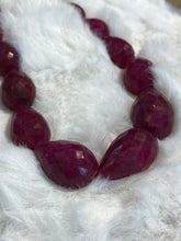 Load image into Gallery viewer, Dyed Quartz Teardrop Bead Necklace | عقد خرز كوارتز مصبوغ بشكل قطرة
