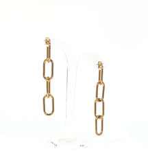 Load and play video in Gallery viewer, Golden link earrings.
